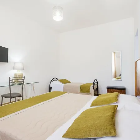 Bed & Breakfast Ginevra 3*